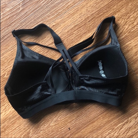 Victoria’s Secret Sports Bra 32C - Picture 2 of 5